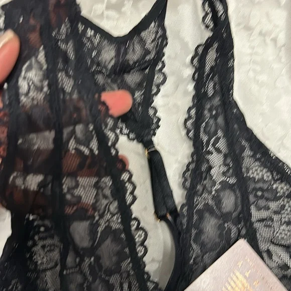 Savage X Fenty Black Lace Bralette and Panty Set NWT S/XS - Picture 6 of 11